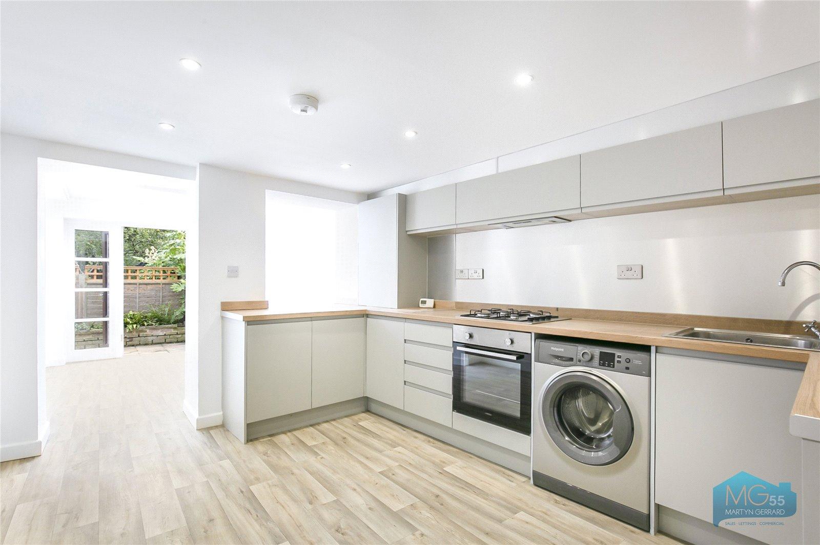 2 bedroom Apartment to rent - Martyn Gerrard