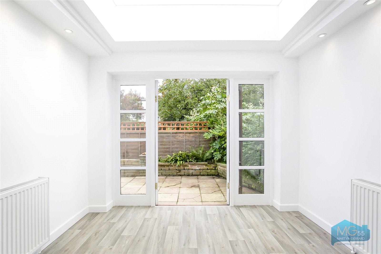 2 bedroom Apartment to rent + ' - Martyn Gerrard