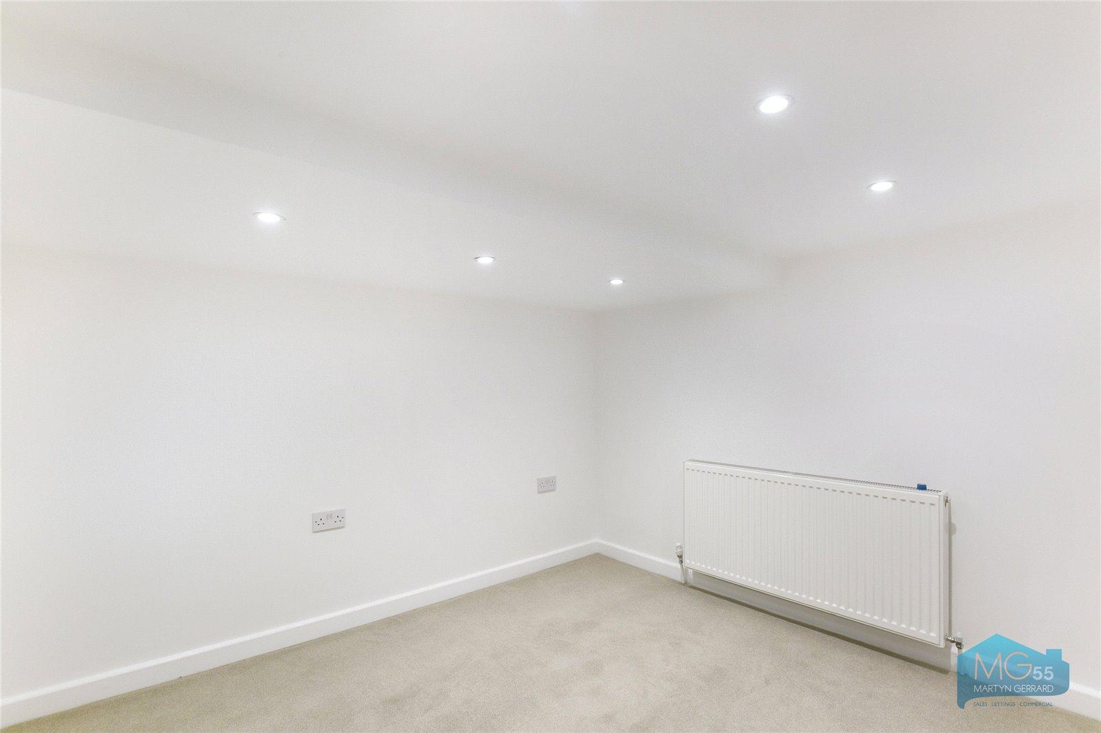 2 bedroom Apartment to rent - Martyn Gerrard