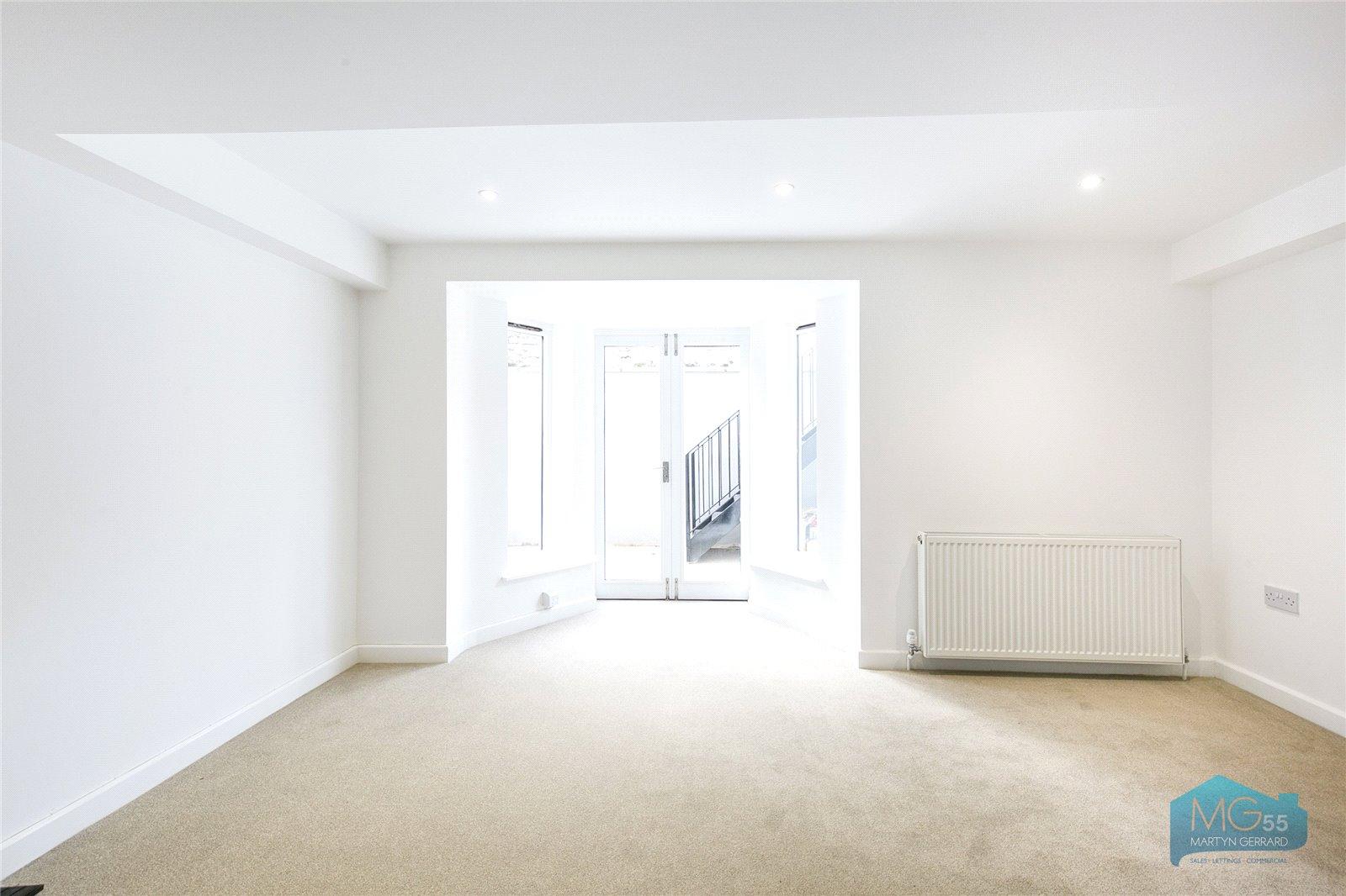 2 bedroom Apartment to rent - Martyn Gerrard