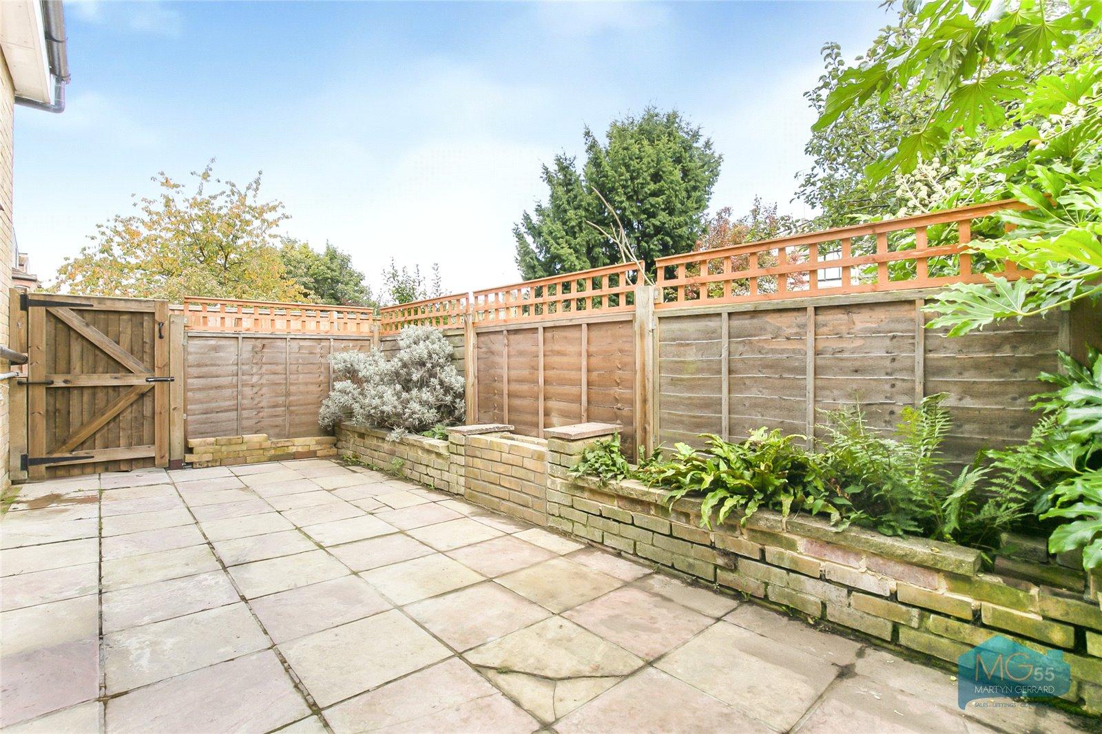 2 bedroom Apartment to rent - Martyn Gerrard