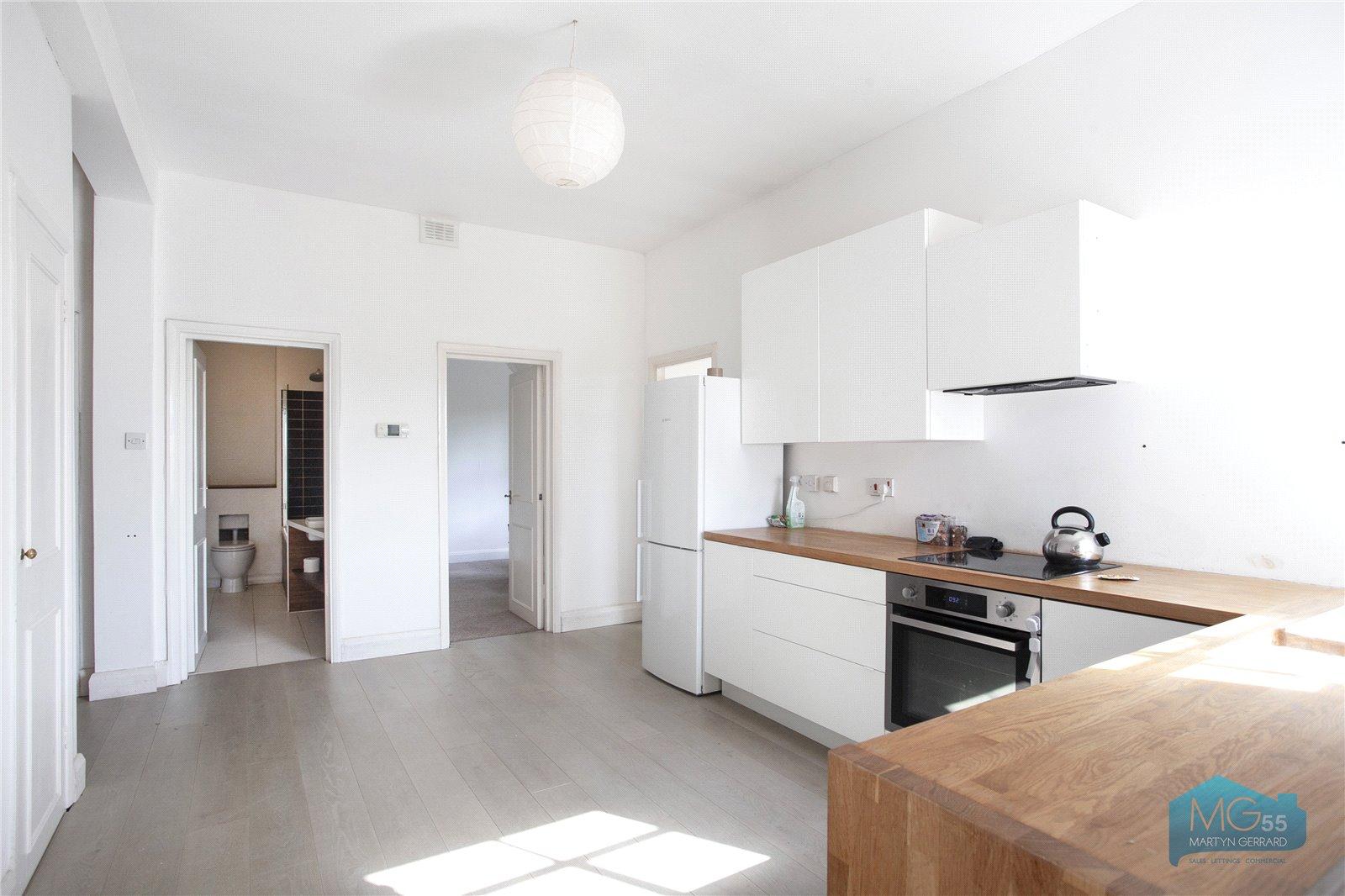 2 bedroom Apartment to rent - Martyn Gerrard