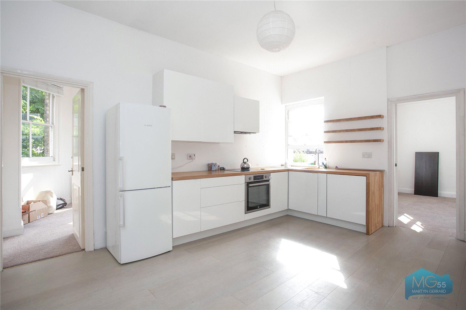 2 bedroom Apartment to rent - Martyn Gerrard