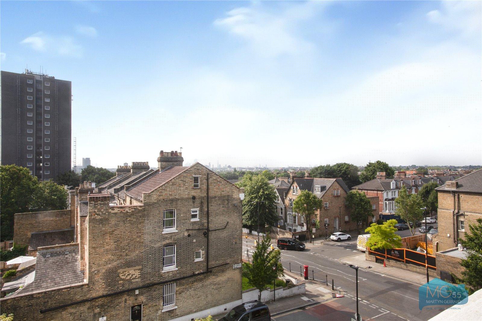 2 bedroom Apartment to rent - Martyn Gerrard