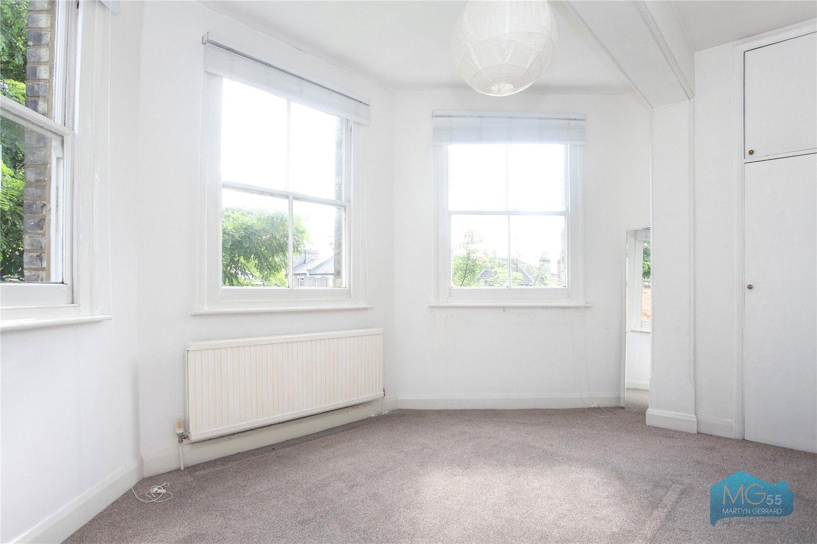 2 bedroom Apartment to rent - Martyn Gerrard