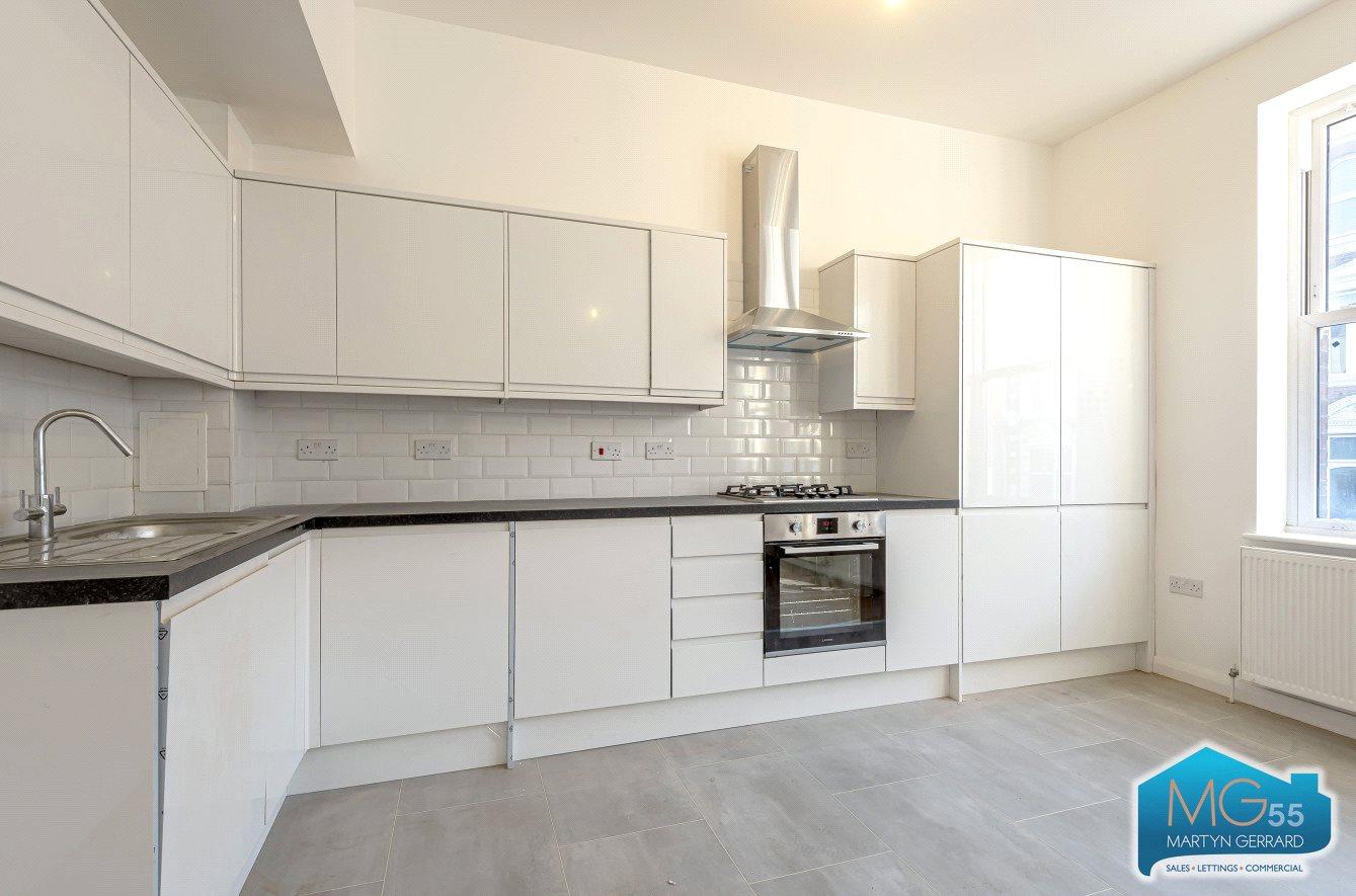2 bedroom Apartment to rent - Martyn Gerrard
