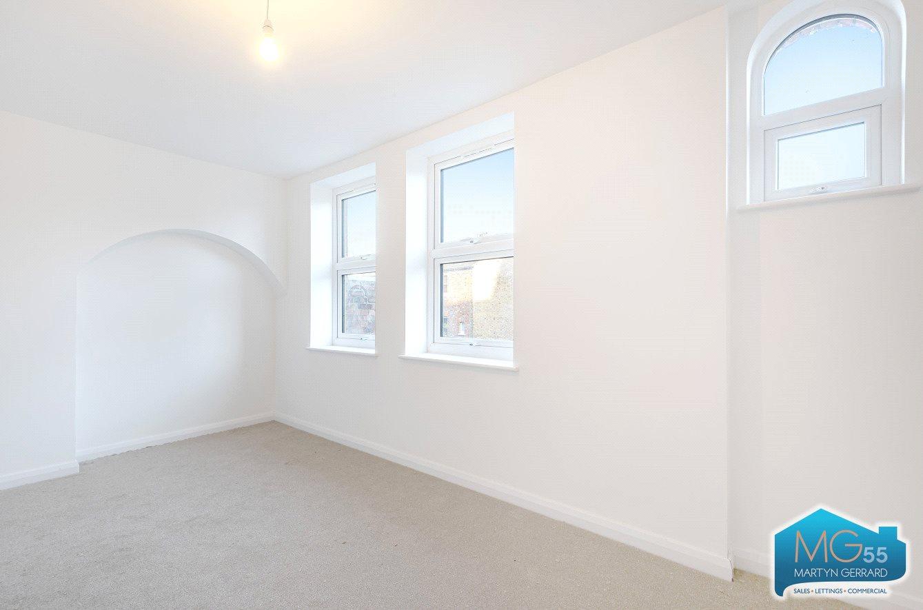 2 bedroom Apartment to rent - Martyn Gerrard