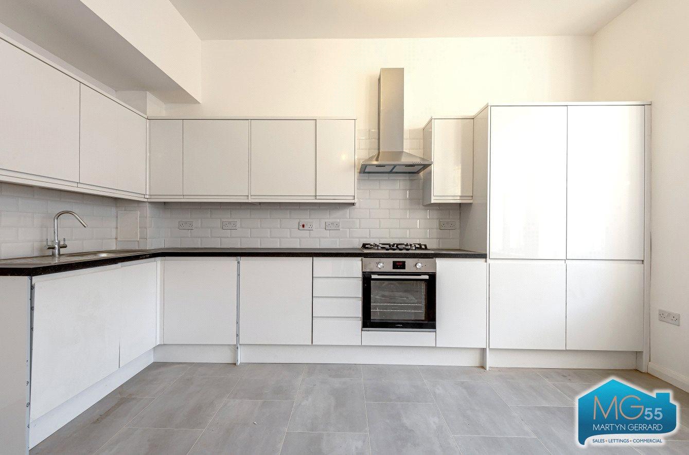 2 bedroom Apartment to rent - Martyn Gerrard