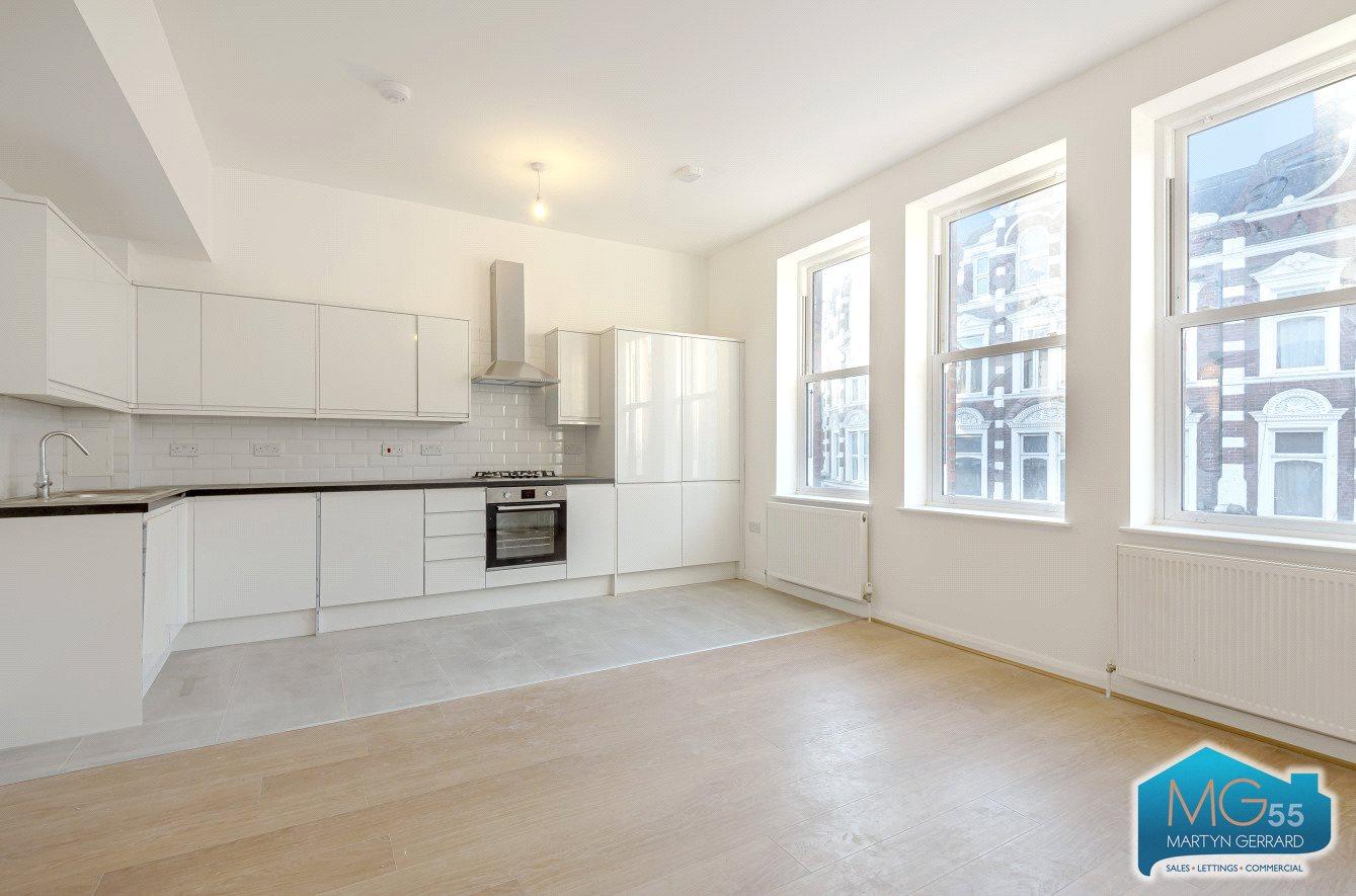 2 bedroom Apartment to rent - Martyn Gerrard