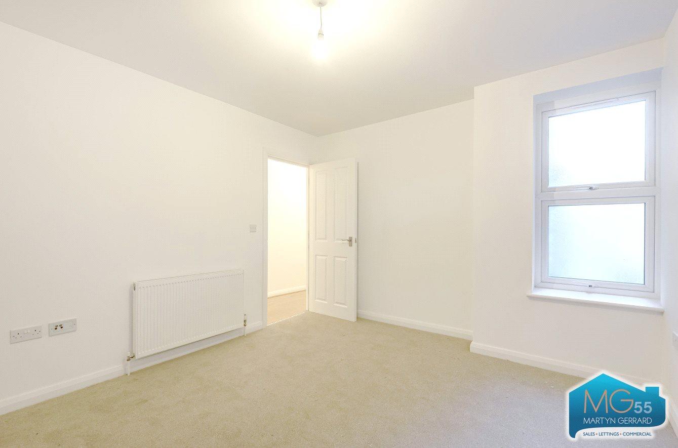2 bedroom Apartment to rent - Martyn Gerrard