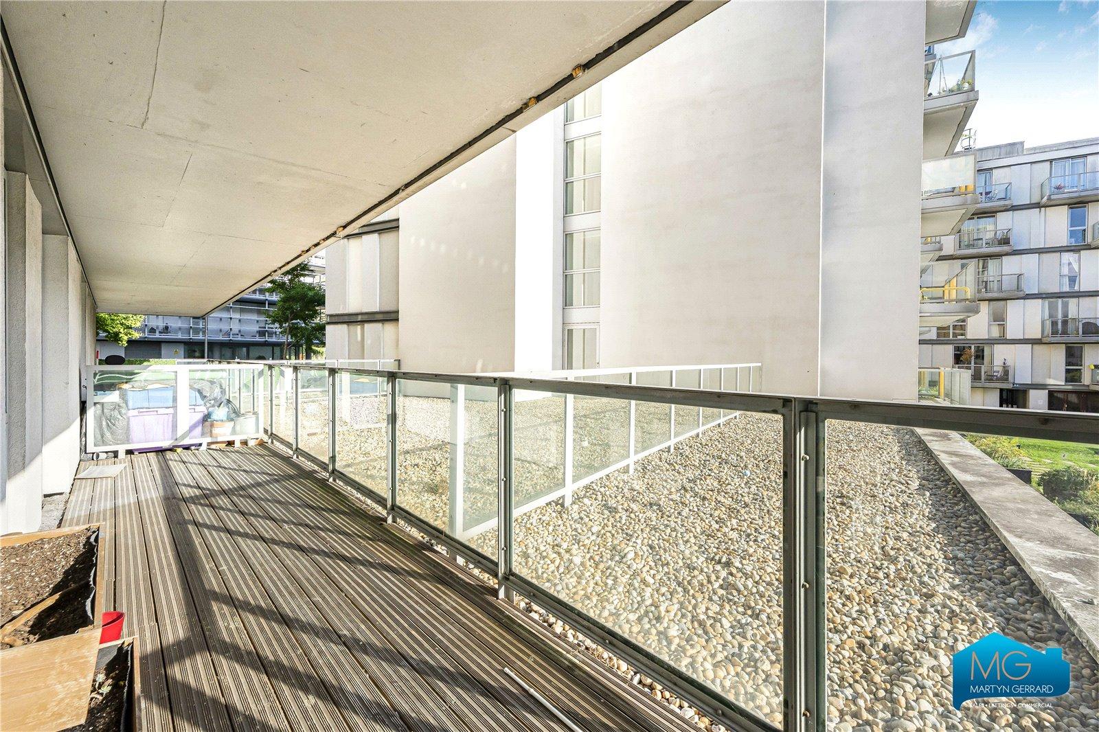 2 bedroom Apartment to rent - Martyn Gerrard