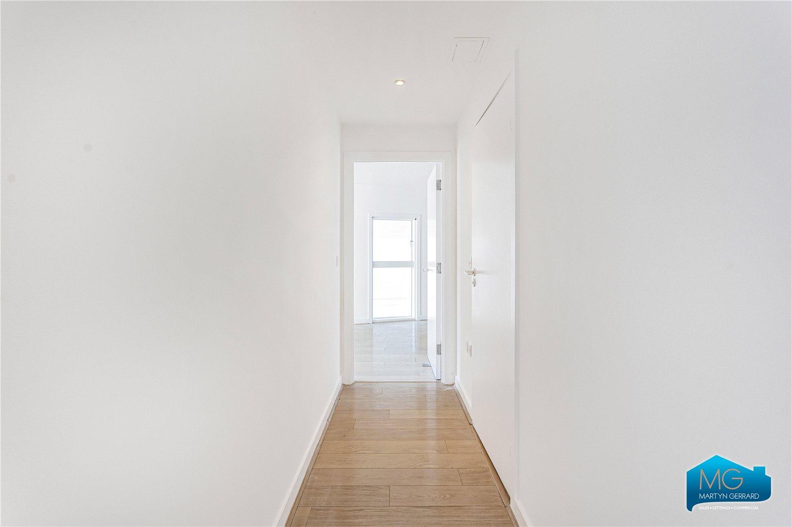 2 bedroom Apartment to rent - Martyn Gerrard