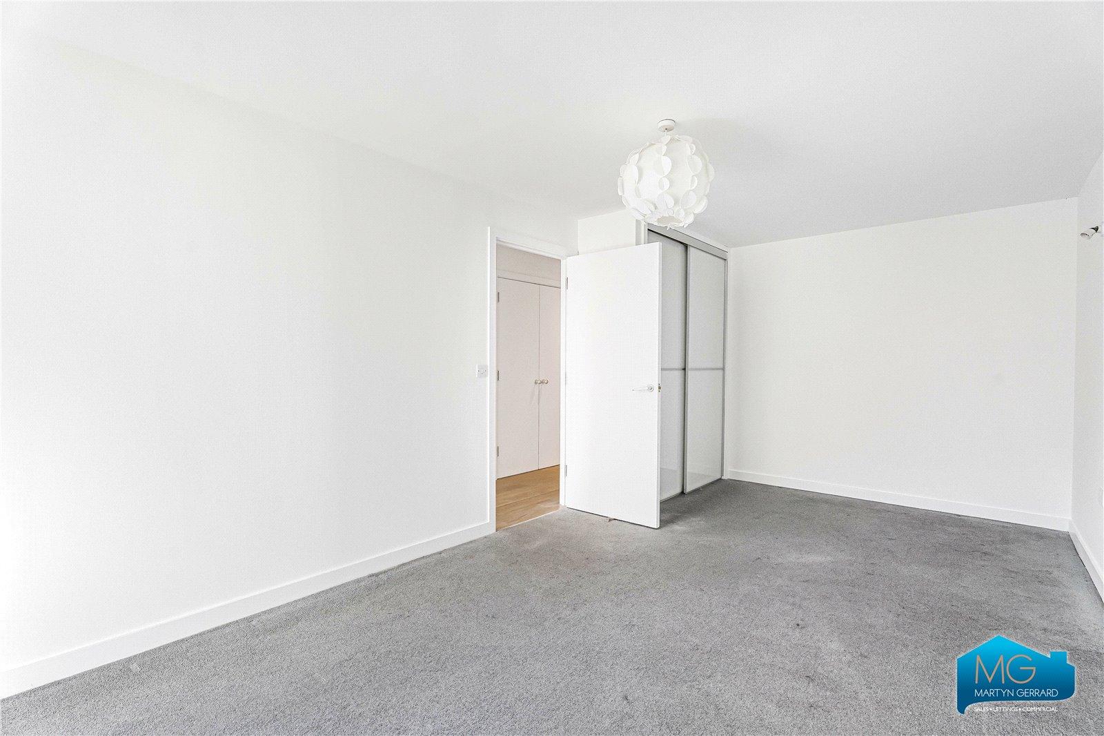 2 bedroom Apartment to rent - Martyn Gerrard