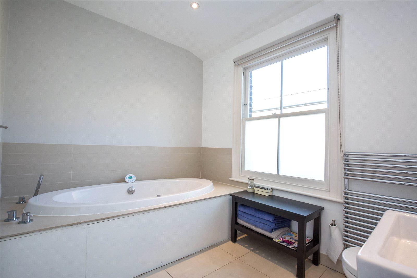 4 bedroom Terraced House to rent - Martyn Gerrard