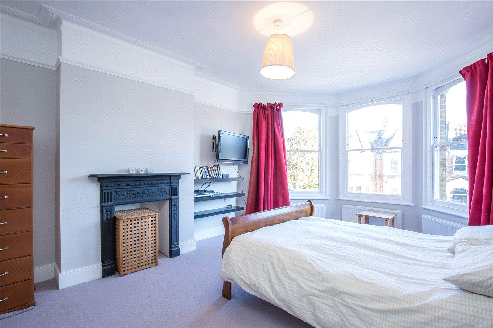 4 bedroom Terraced House to rent - Martyn Gerrard
