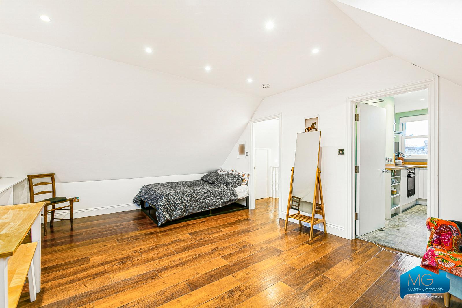 Apartment to rent - Martyn Gerrard
