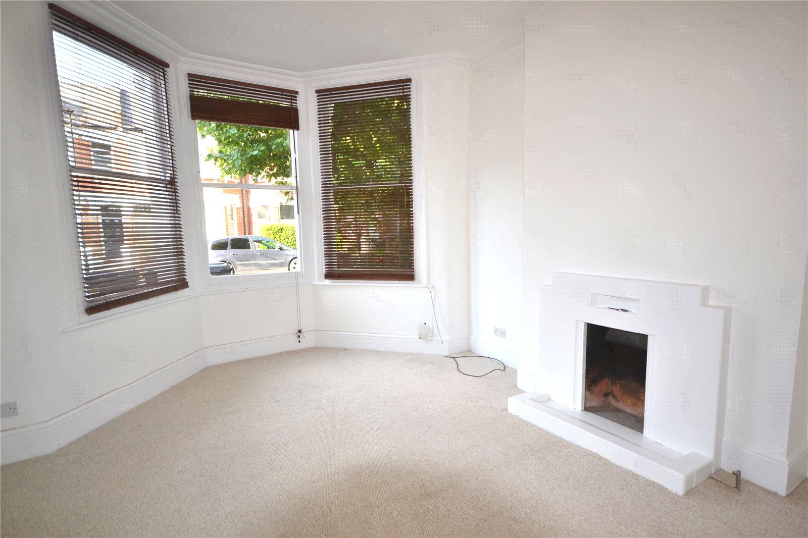 2 bedroom Ground Floor Flat to rent - Martyn Gerrard