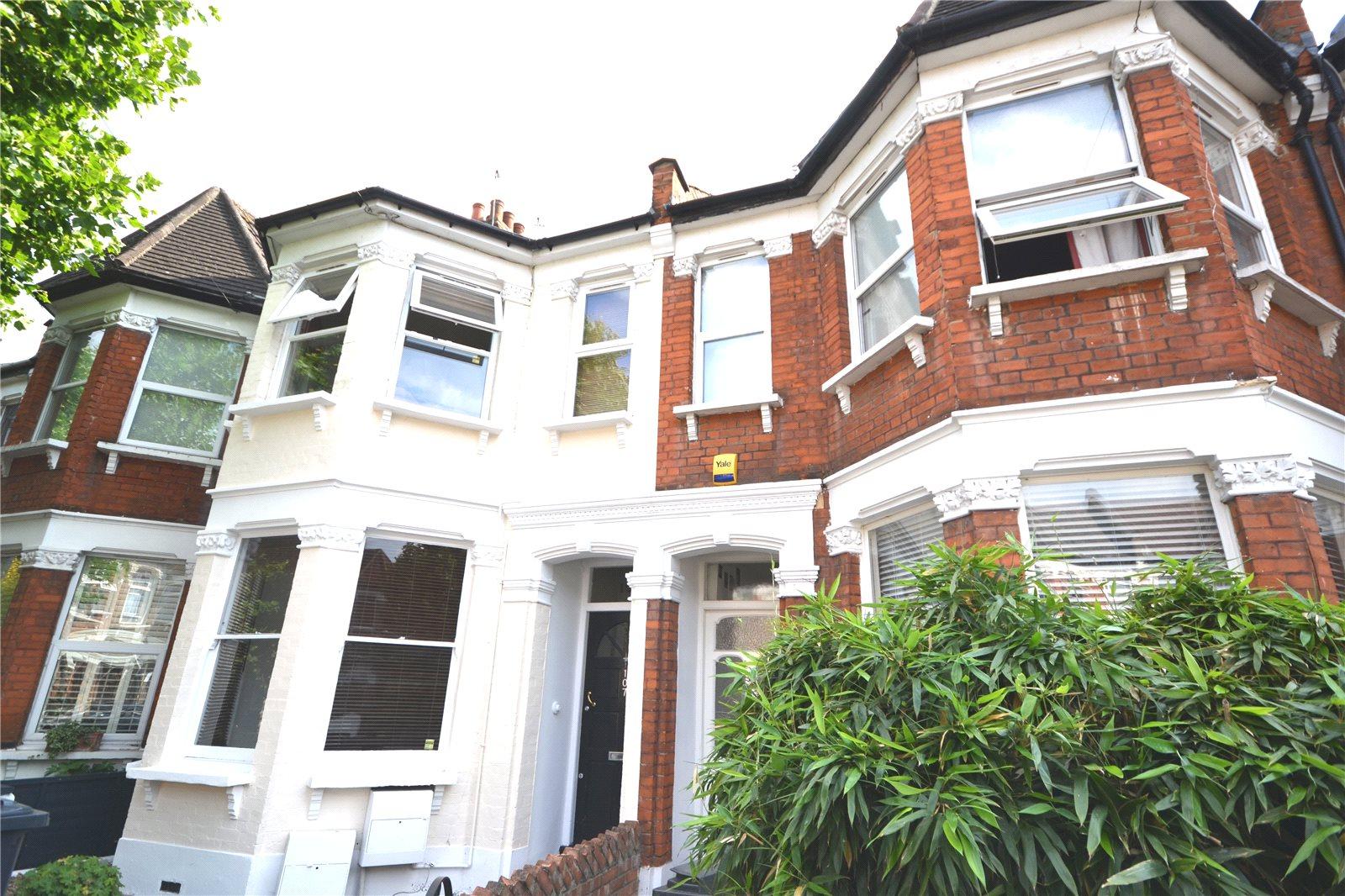 2 bedroom Ground Floor Flat to rent - Martyn Gerrard