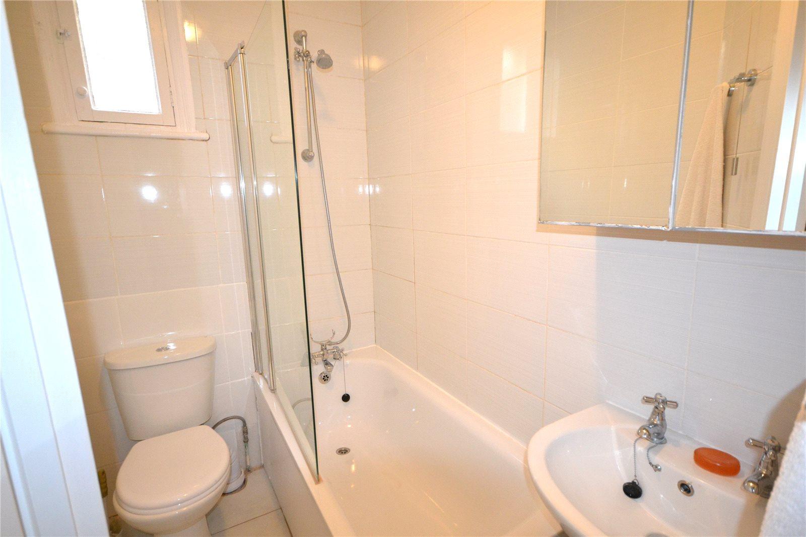 2 bedroom Ground Floor Flat to rent - Martyn Gerrard