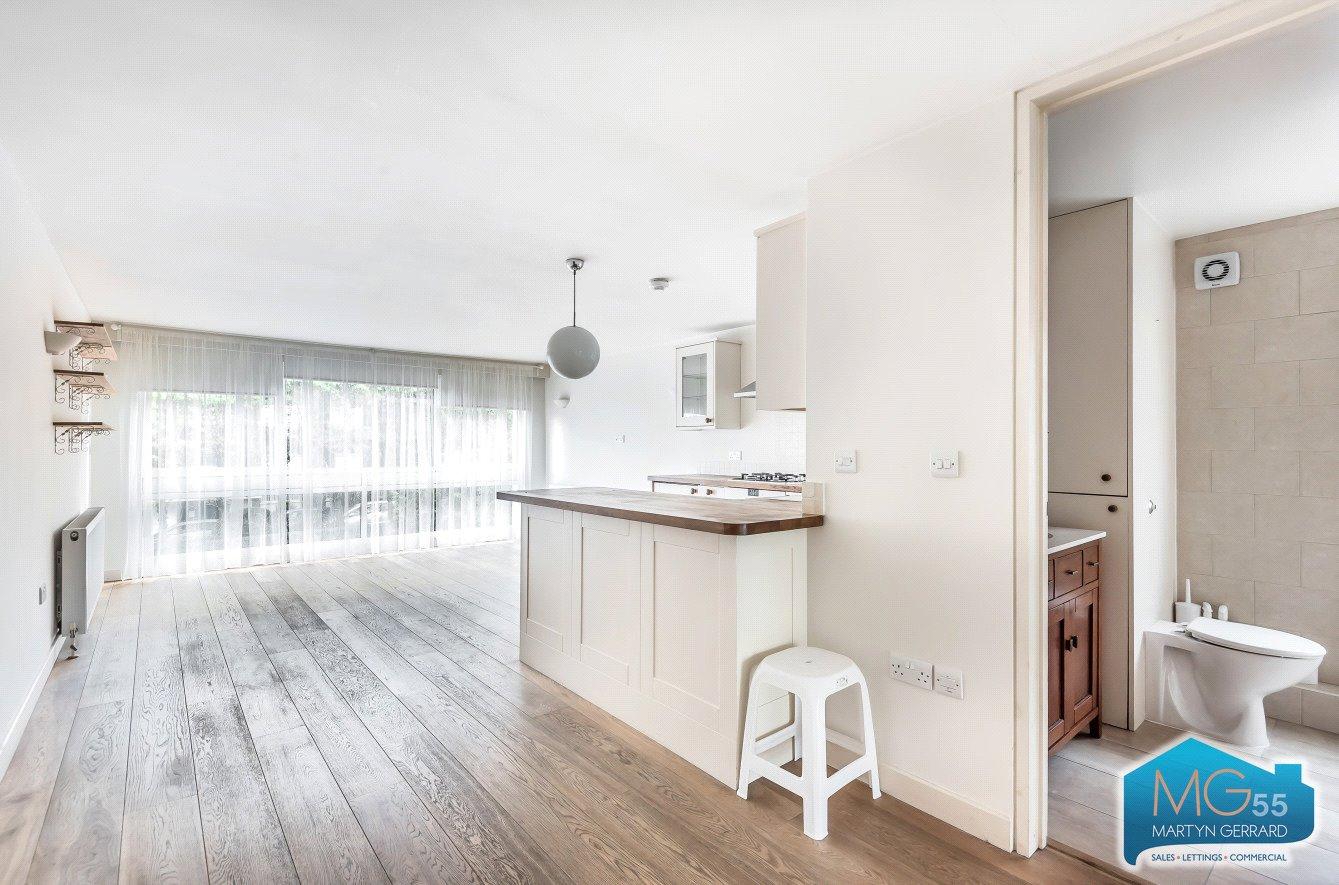 2 bedroom Apartment to rent - Martyn Gerrard