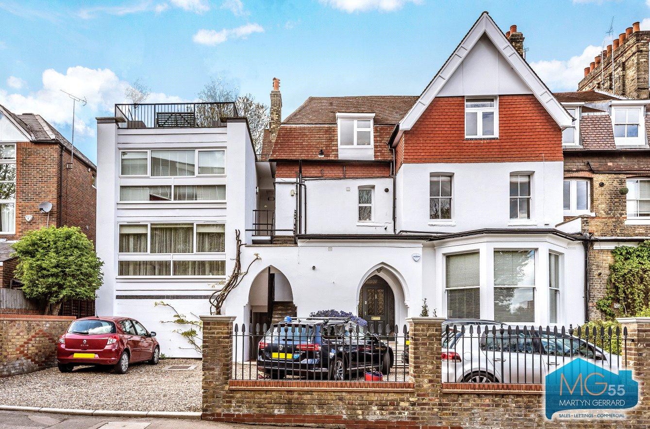 2 bedroom Apartment to rent - Martyn Gerrard