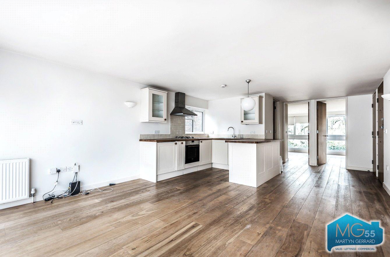 2 bedroom Apartment to rent - Martyn Gerrard