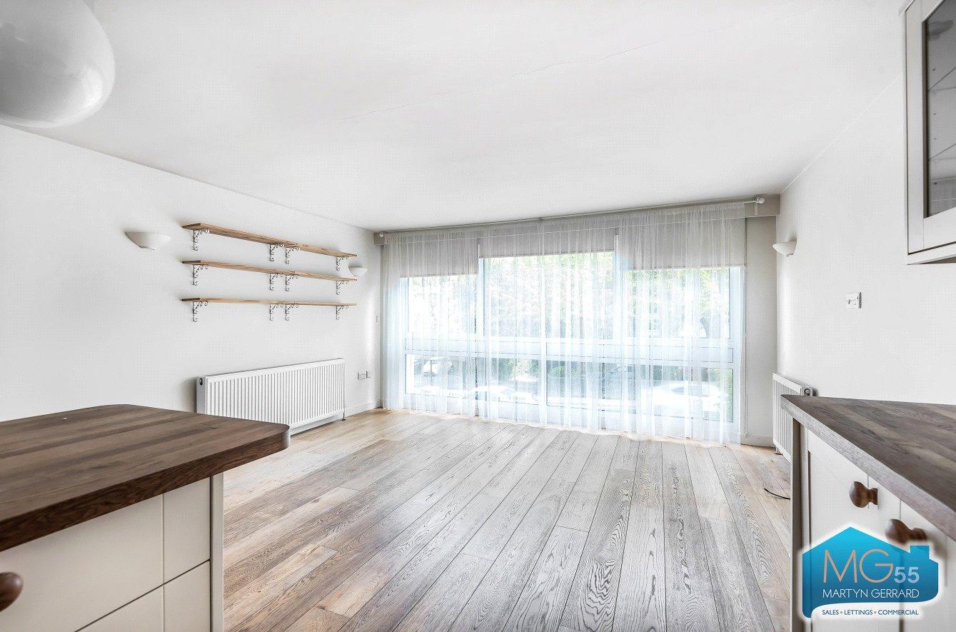 2 bedroom Apartment to rent - Martyn Gerrard
