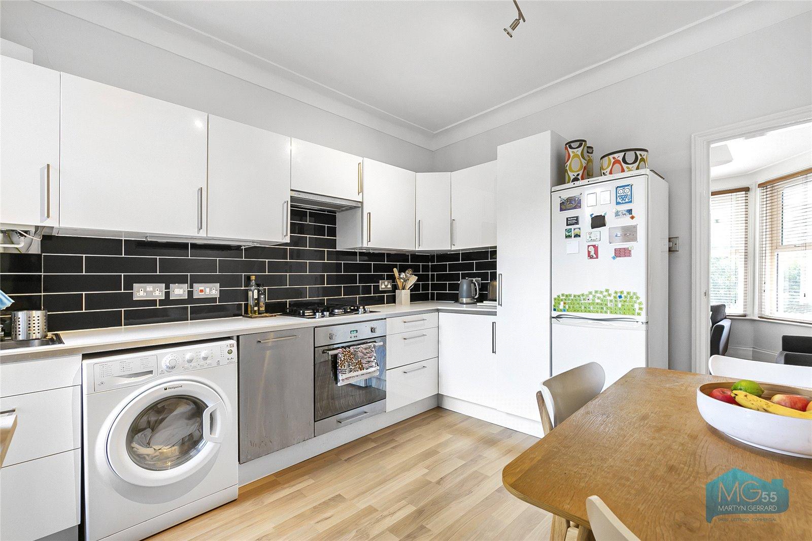 1 bedroom Ground Floor Flat to rent - Martyn Gerrard