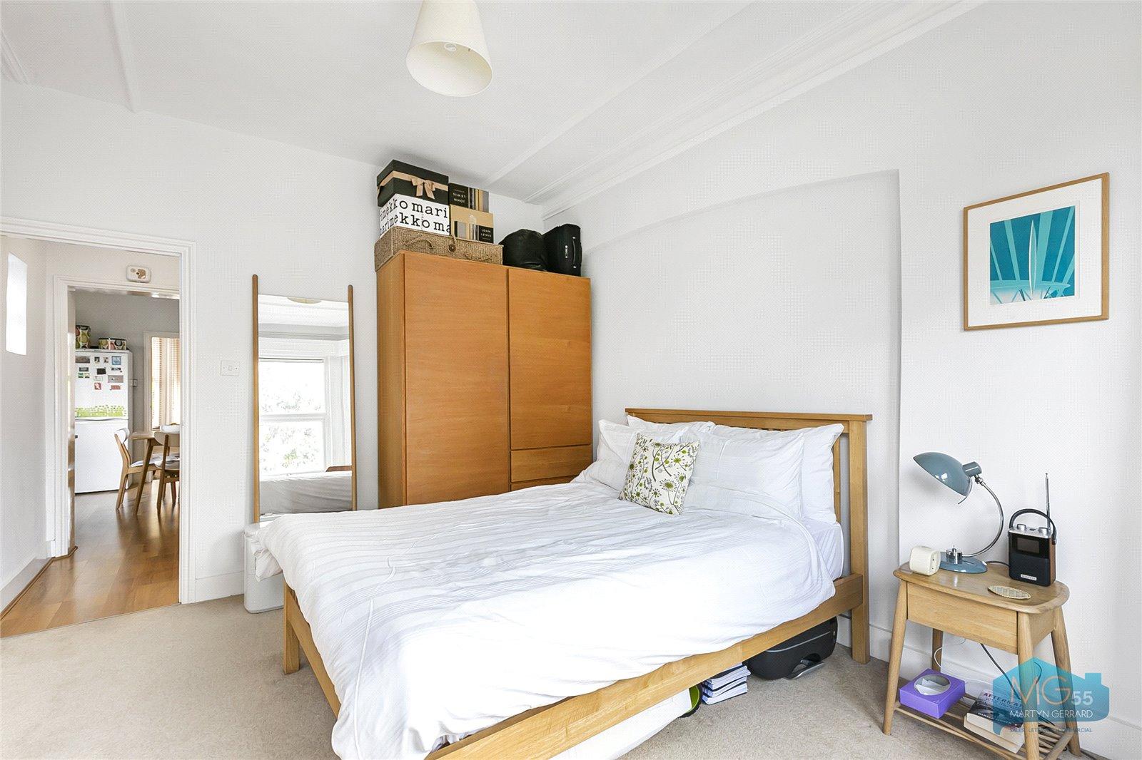 1 bedroom Ground Floor Flat to rent - Martyn Gerrard