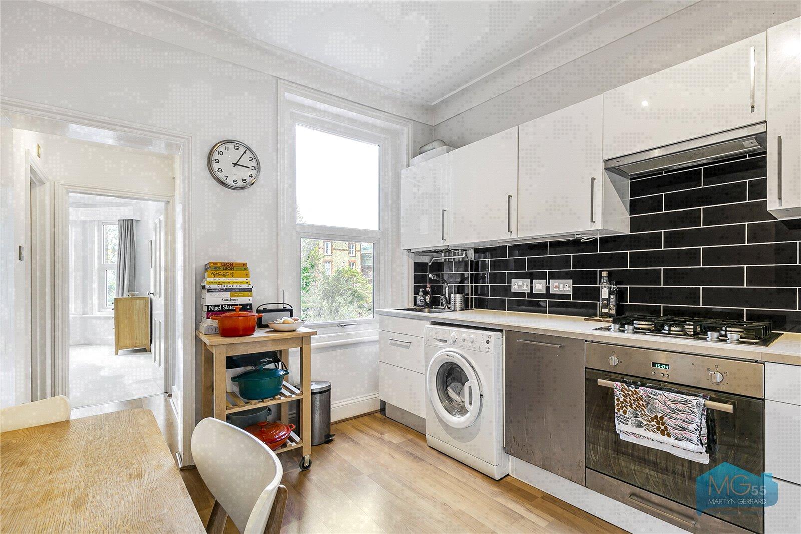1 bedroom Ground Floor Flat to rent - Martyn Gerrard