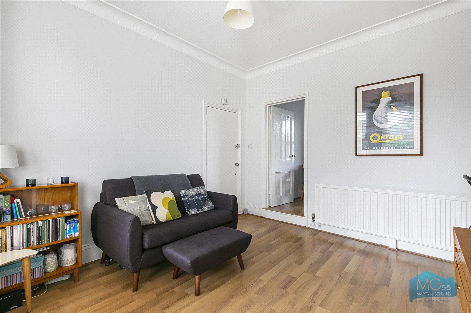 1 bedroom Ground Floor Flat to rent - Martyn Gerrard
