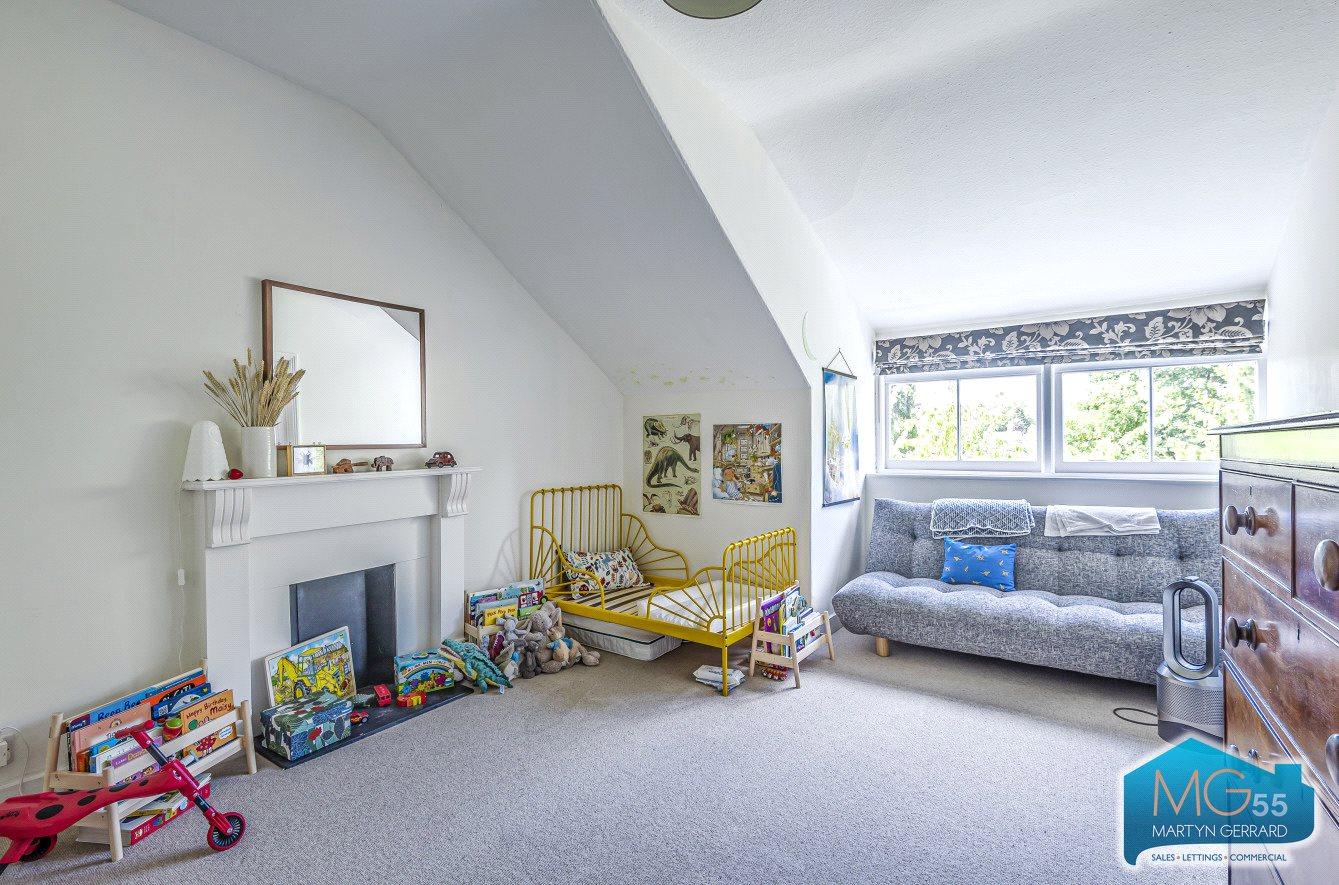 3 bedroom Apartment to rent - Martyn Gerrard