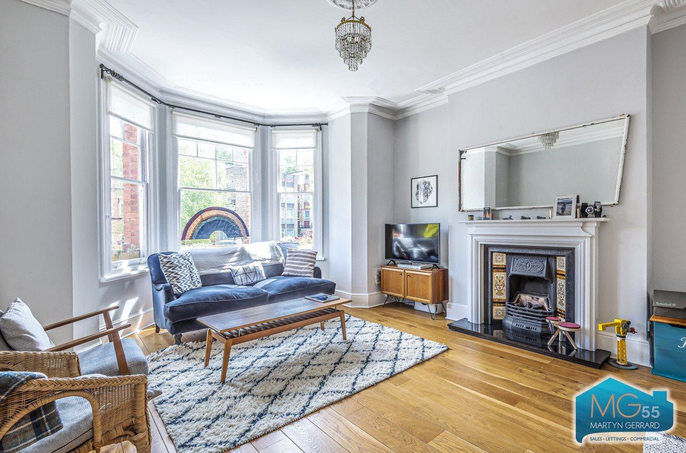 3 bedroom Apartment to rent - Martyn Gerrard