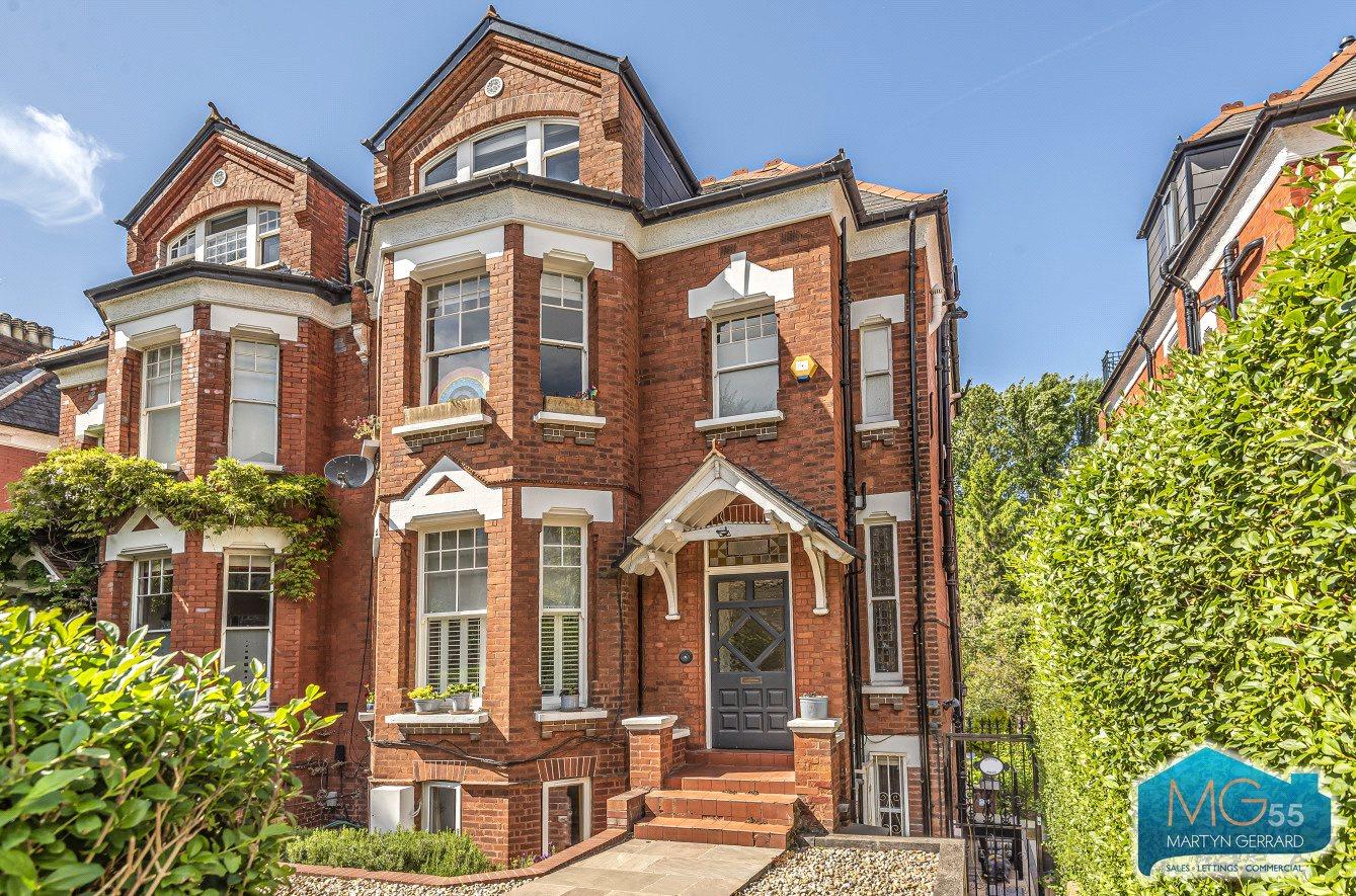 3 bedroom Apartment to rent - Martyn Gerrard