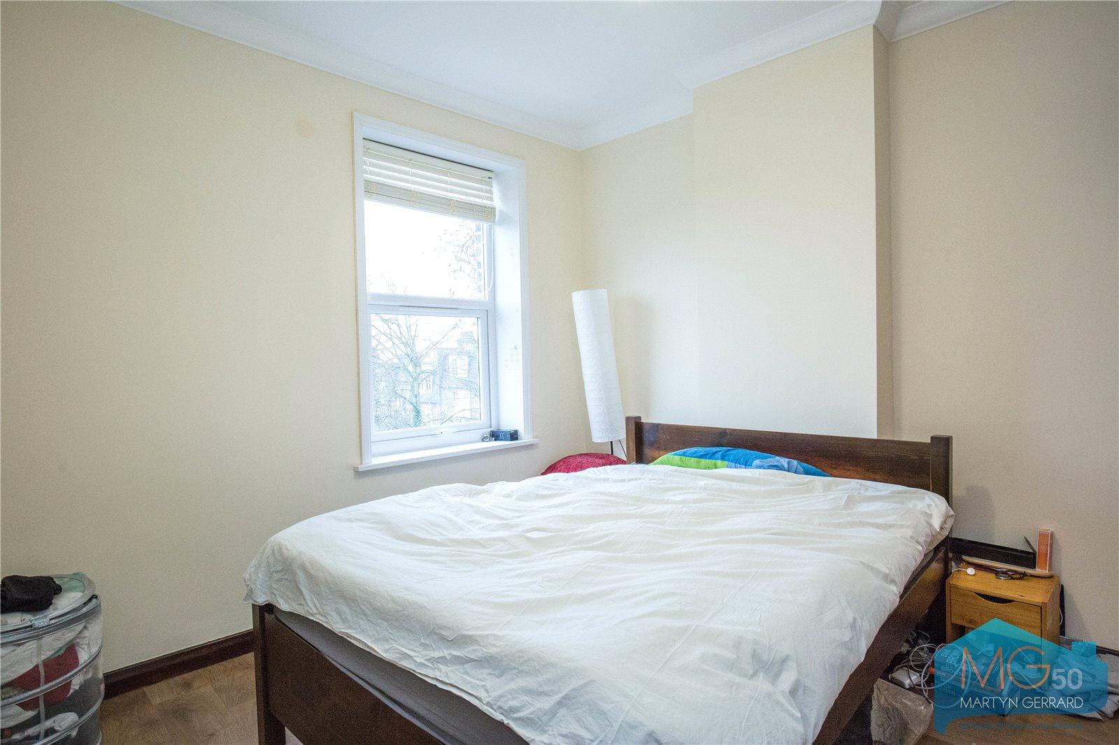 2 bedroom Apartment to rent - Martyn Gerrard