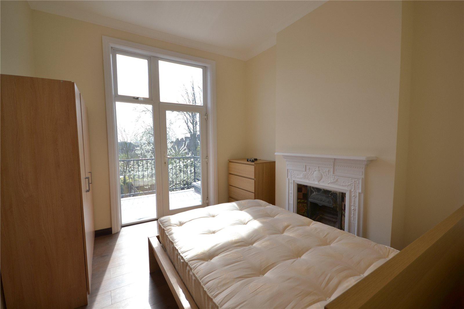 2 bedroom Ground Floor Flat to rent - Martyn Gerrard