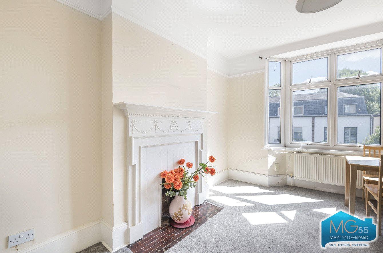 2 bedroom Apartment to rent - Martyn Gerrard