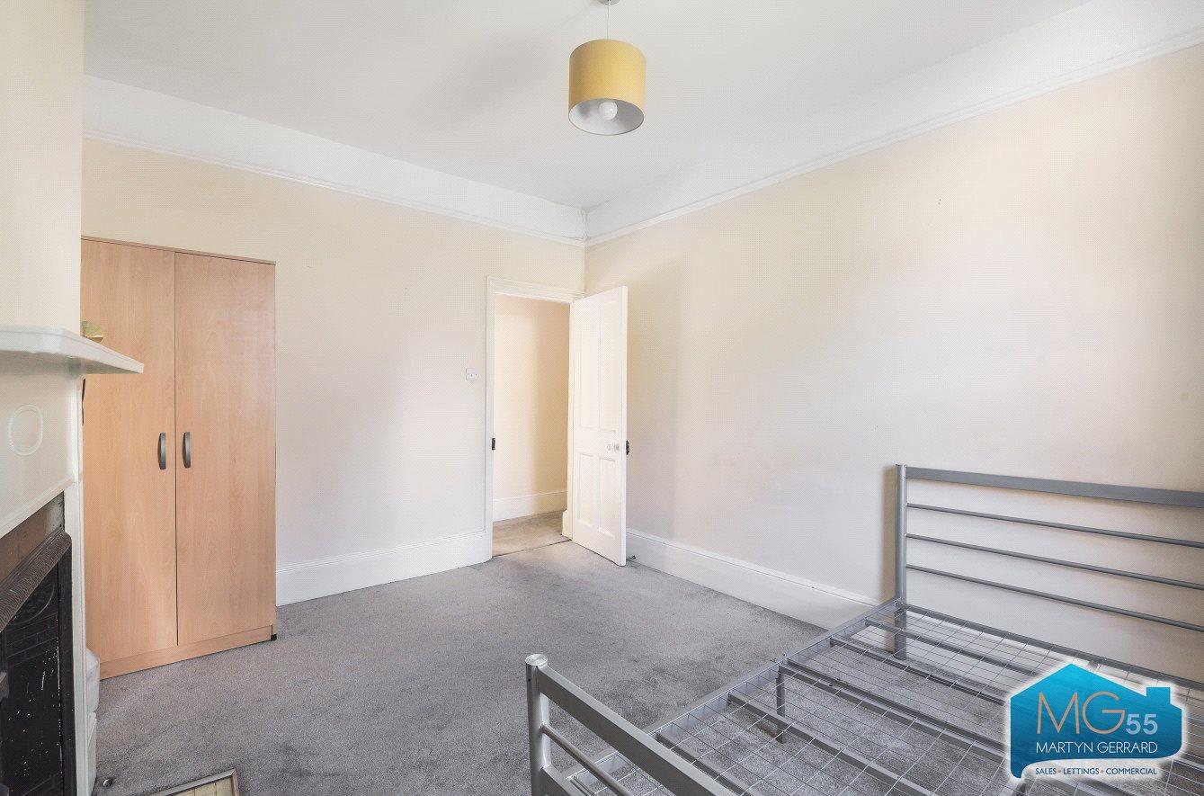 2 bedroom Apartment to rent - Martyn Gerrard