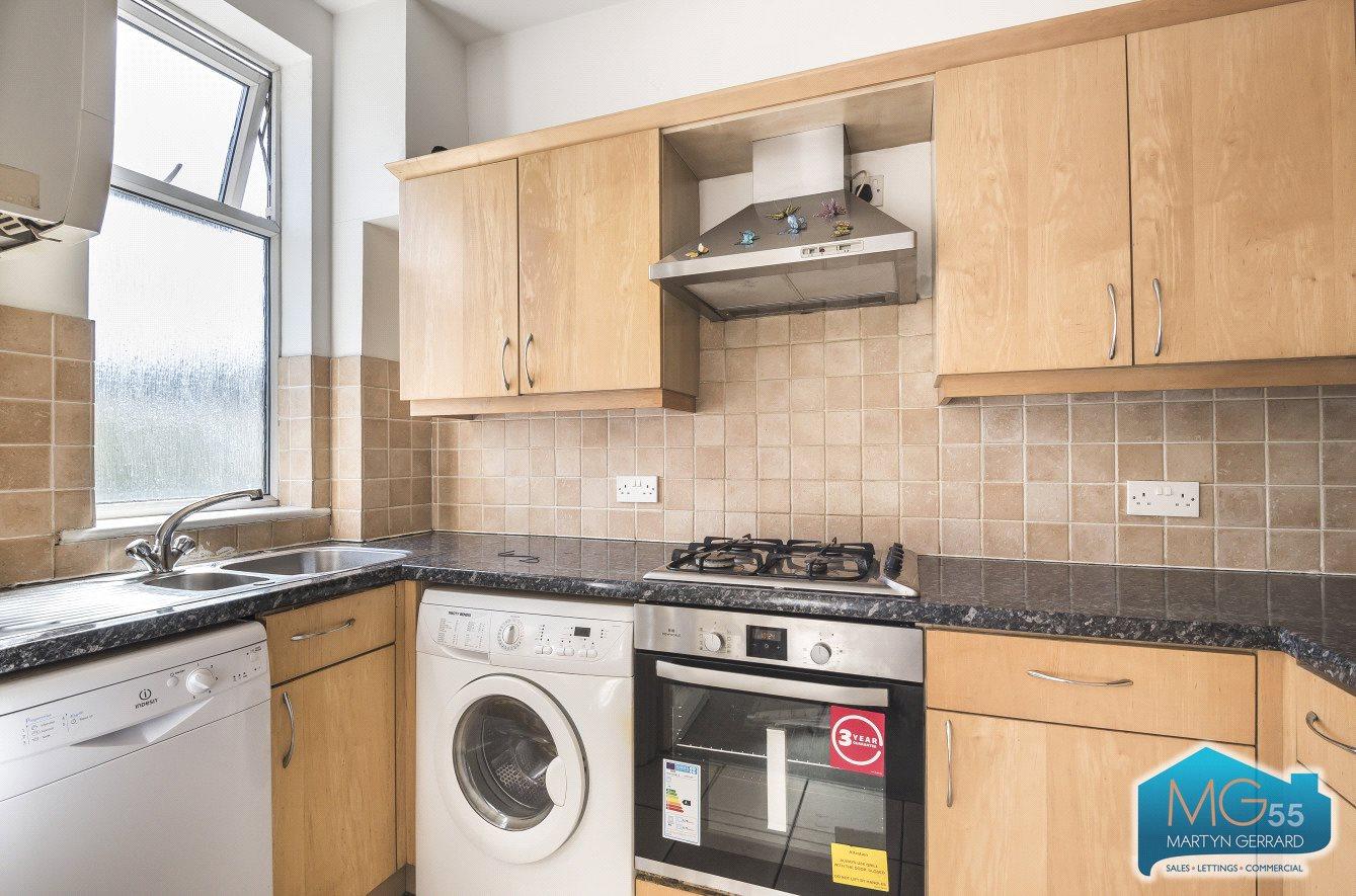 2 bedroom Apartment to rent - Martyn Gerrard