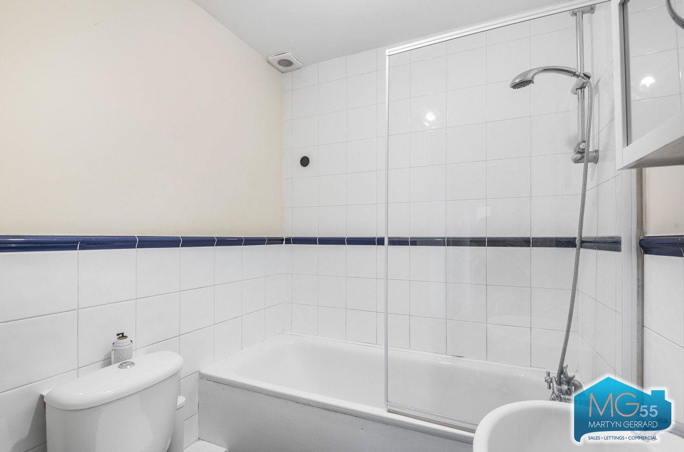 2 bedroom Apartment to rent - Martyn Gerrard