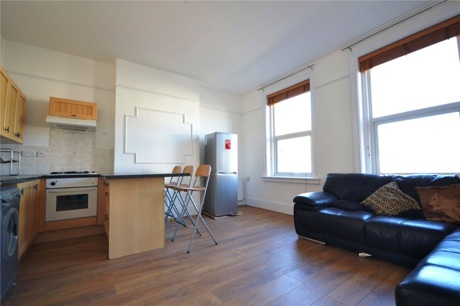 2 bedroom Apartment to rent - Martyn Gerrard