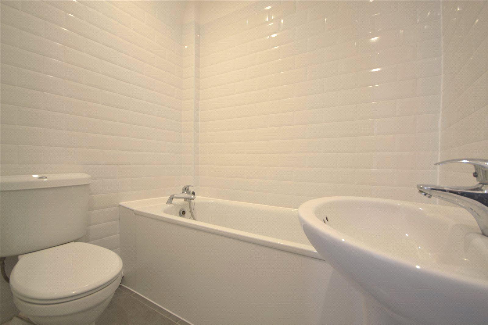 2 bedroom Apartment to rent - Martyn Gerrard