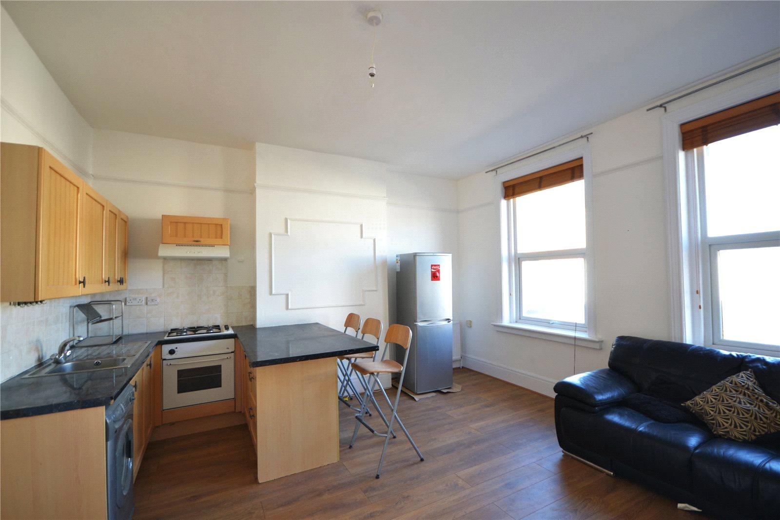 2 bedroom Apartment to rent - Martyn Gerrard