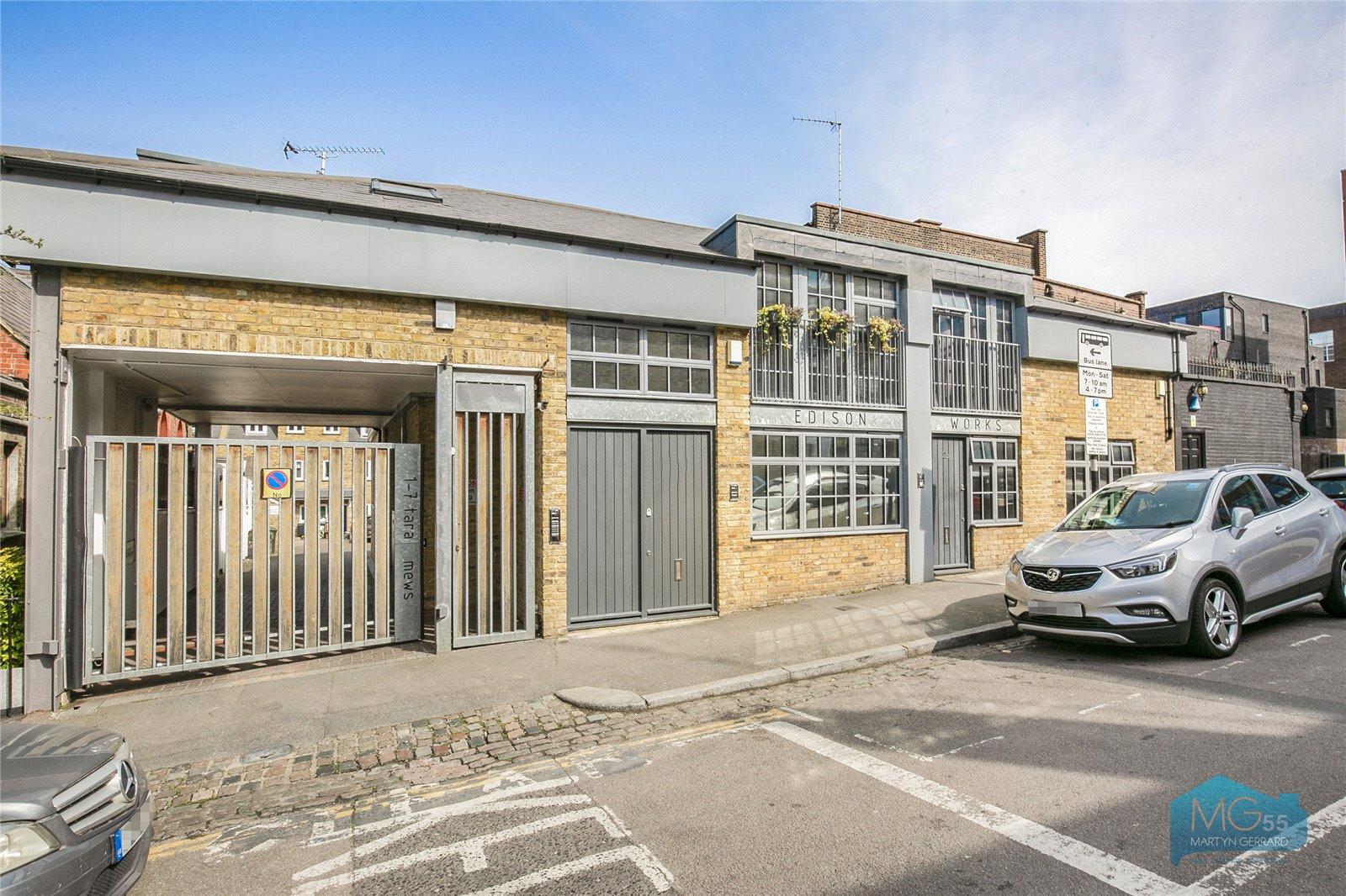 2 bedroom Ground Floor Flat to rent - Martyn Gerrard