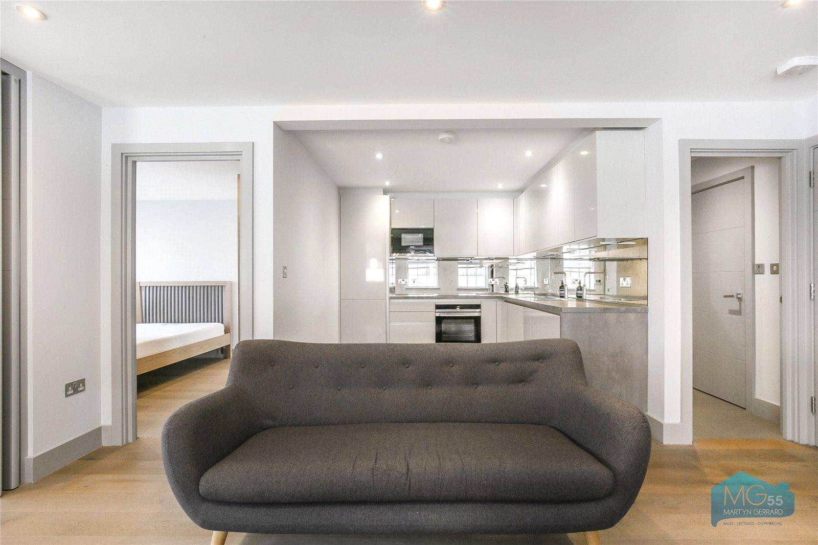 2 bedroom Ground Floor Flat to rent - Martyn Gerrard