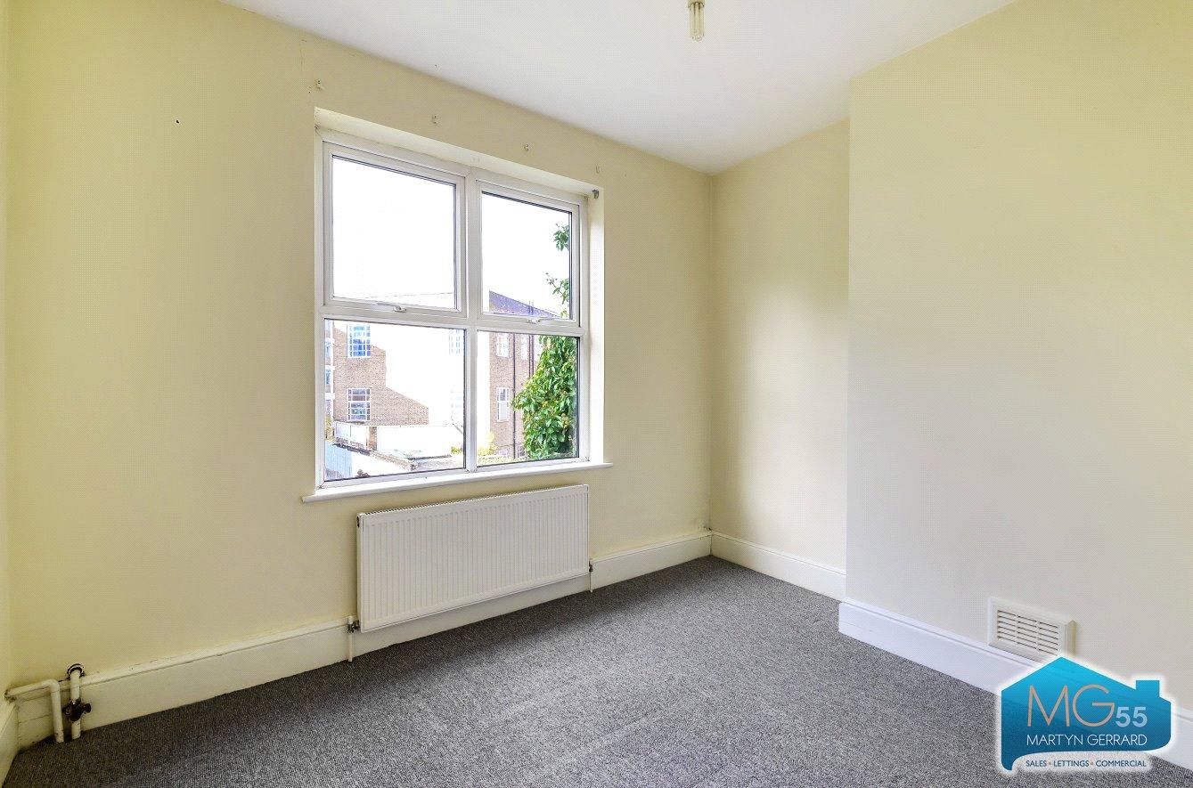 2 bedroom Apartment to rent - Martyn Gerrard