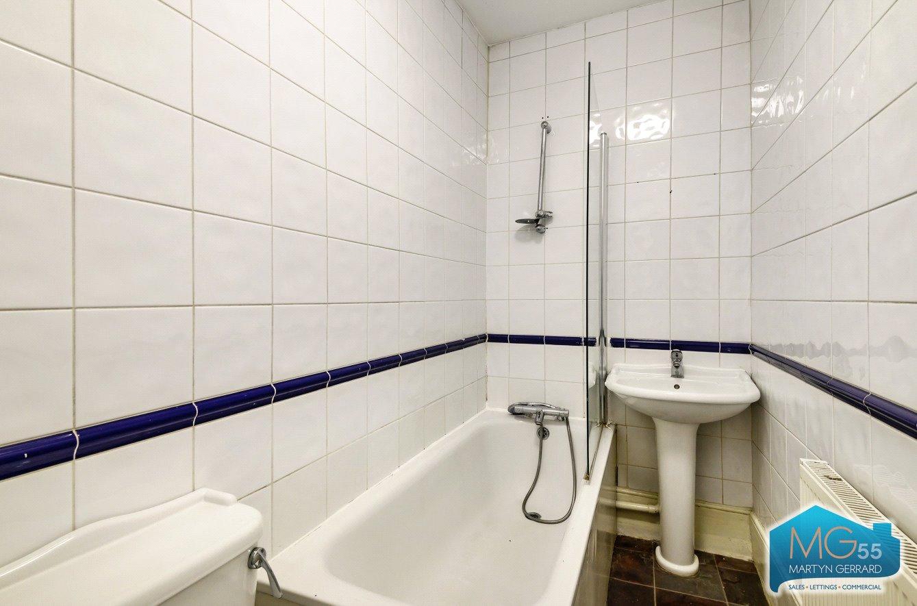 2 bedroom Apartment to rent - Martyn Gerrard