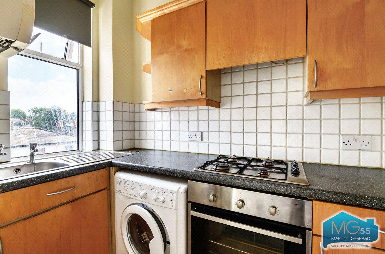 2 bedroom Apartment to rent - Martyn Gerrard