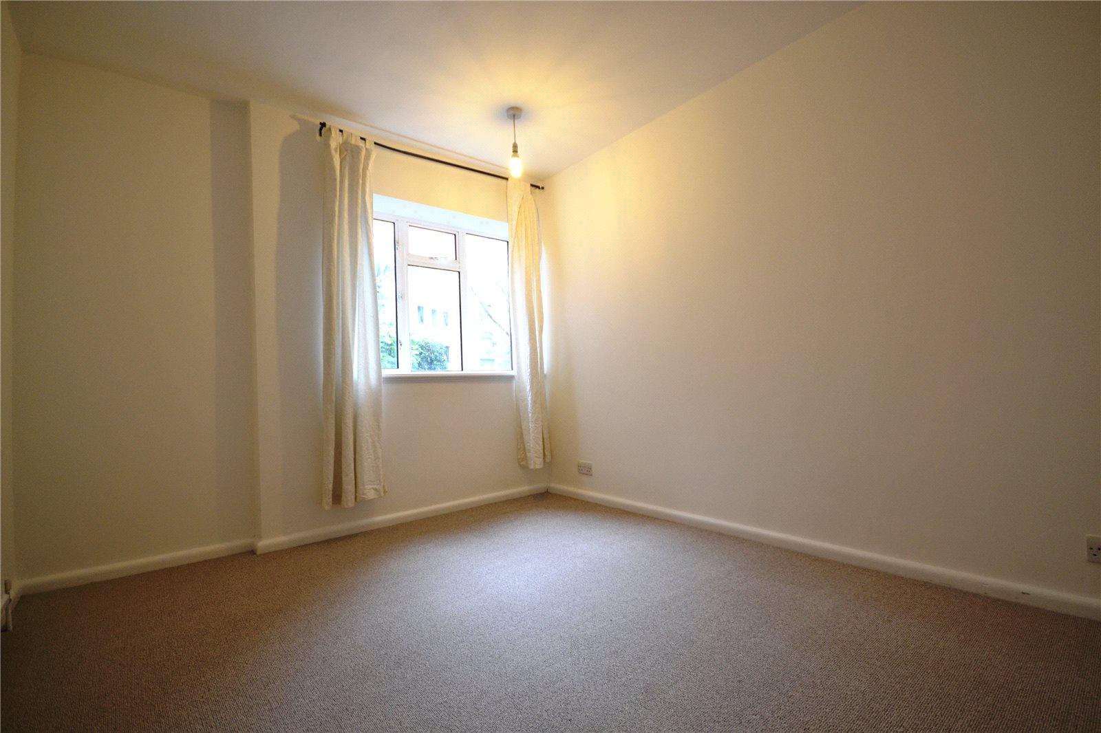 2 bedroom Ground Floor Flat to rent - Martyn Gerrard