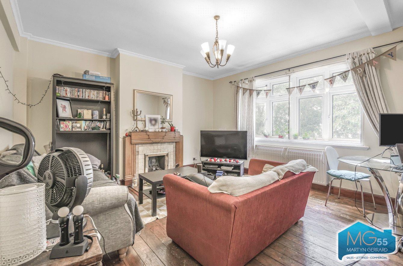 3 bedroom Apartment to rent - Martyn Gerrard